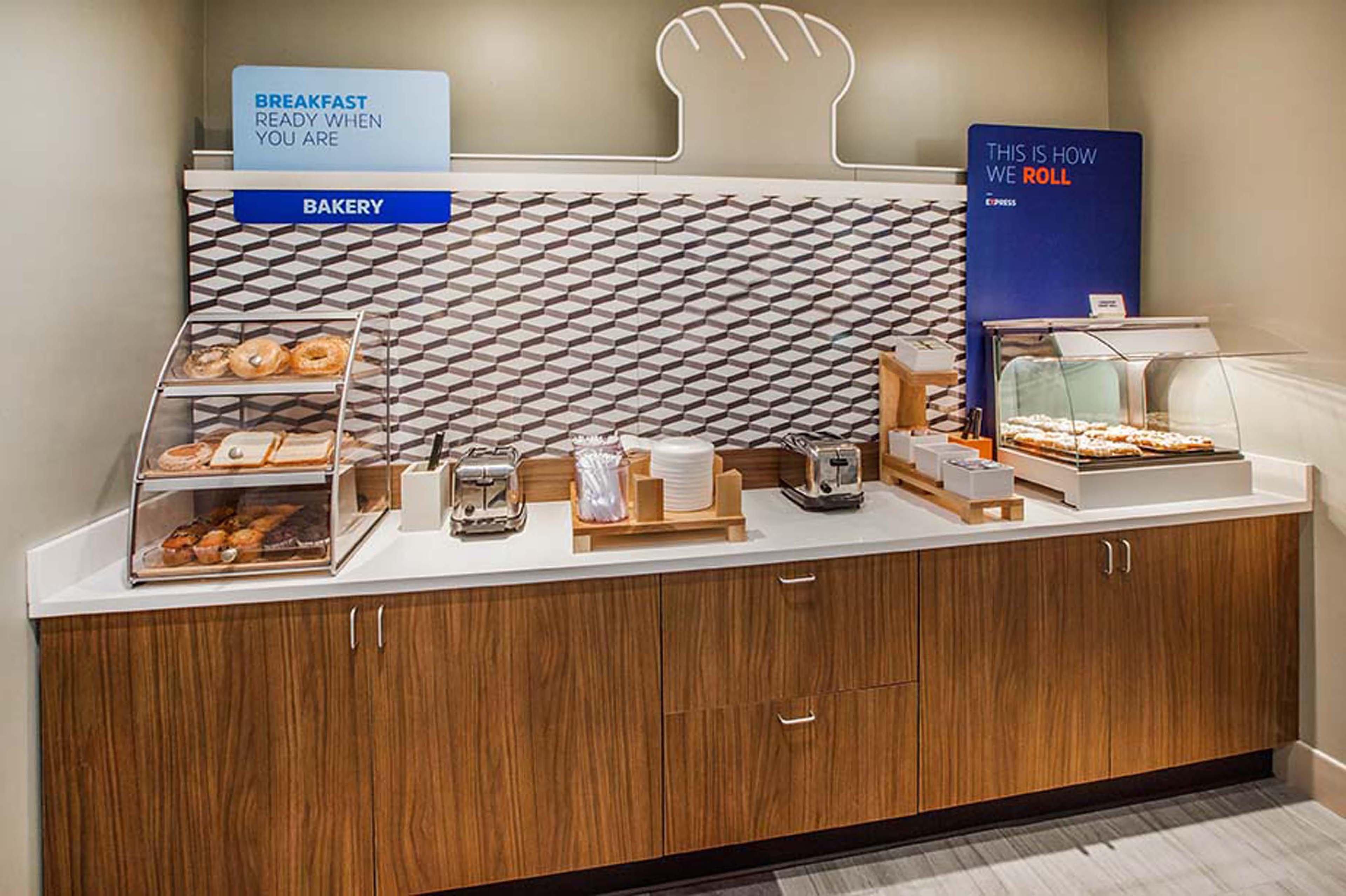 Holiday Inn Express Pittsburgh-Bridgeville By Ihg Exterior foto