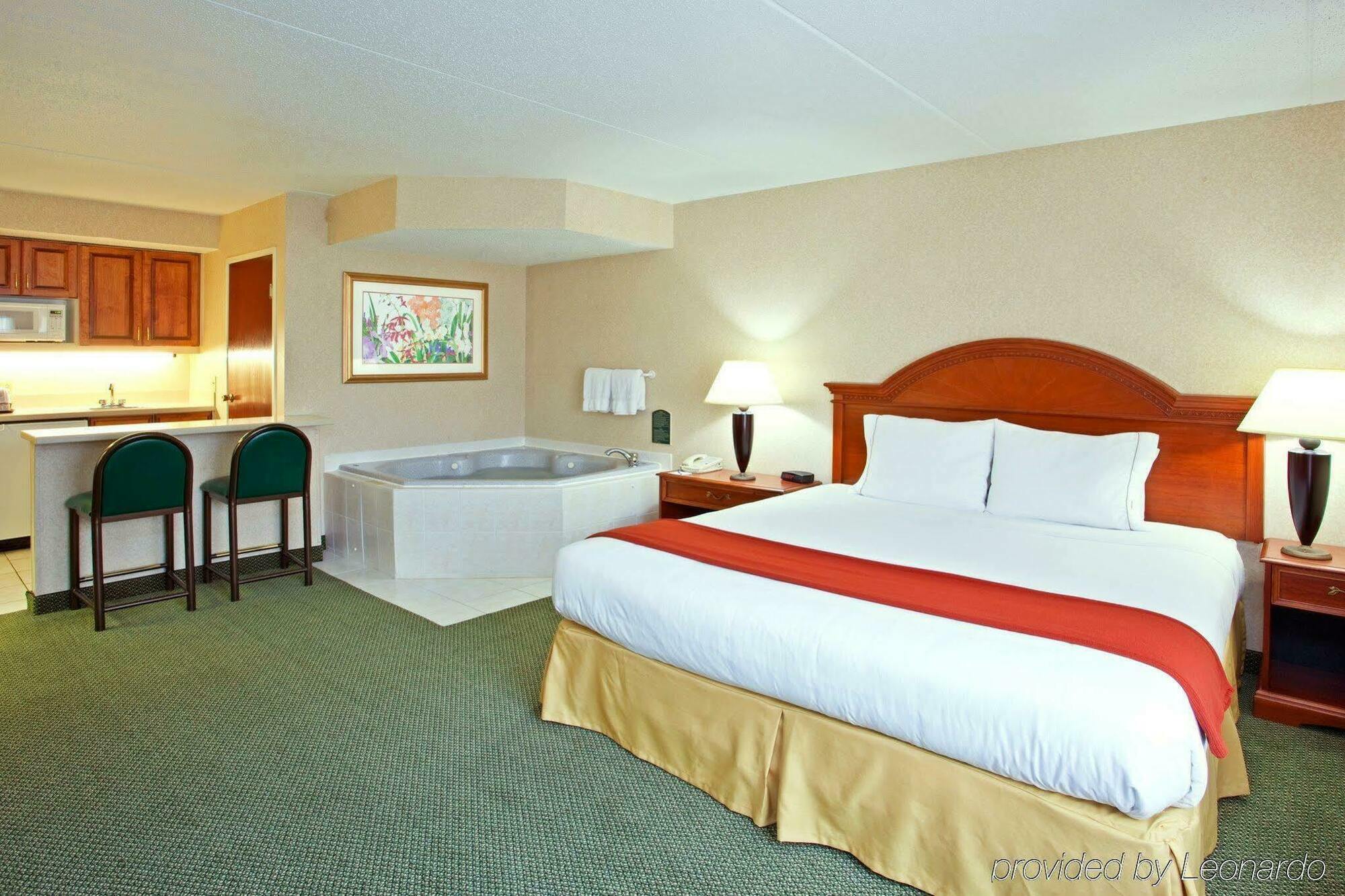 Holiday Inn Express Pittsburgh-Bridgeville By Ihg Exterior foto